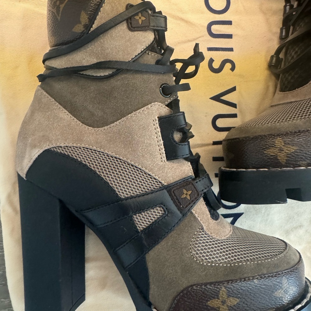 Louis Vuitton Women's Star trail monogram ankle boots size 37 - Picture 6 of 9